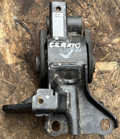 Подушка (опора) двигателя, левая 218302F000 HYUNDAI