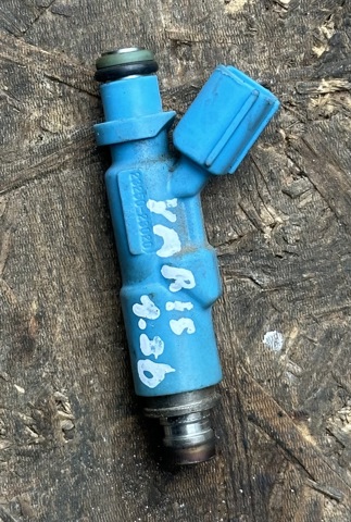 Форсунка впрыска топлива 2325023020 TOYOTA