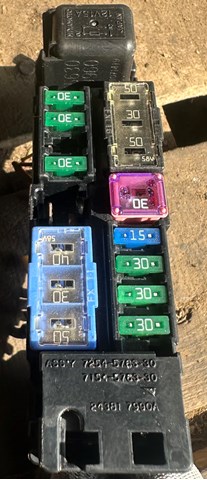 243817990A NISSAN купить в Черновцы