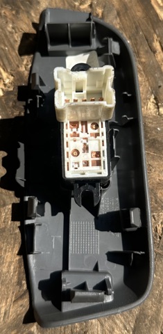 254111FA0A NISSAN Кнопка стеклоподъемника передняя купить в Одесса