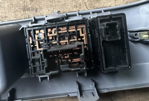 NISSAN 25570AX005 Блок управления зеркалами заднего вида, на торпедо в наличии Черкассы