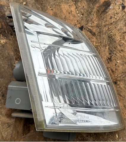 261348H700 Nissan/Infiniti Указатель поворота правый