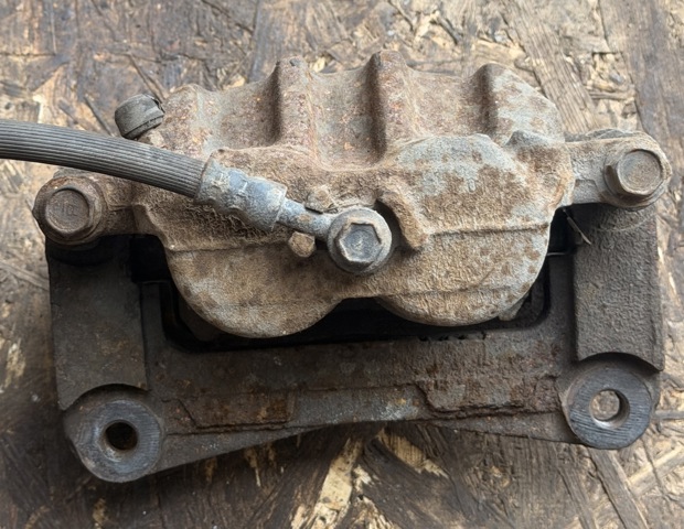 26292AE021 SUBARU Суппорт тормозной передний правый купить в Львов