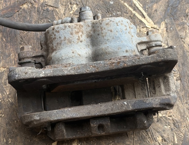 26292AE021 SUBARU Суппорт тормозной передний правый купить в Павлоград