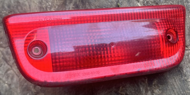 Стоп-сигнал задний дополнительный 26590BJ00A NISSAN
