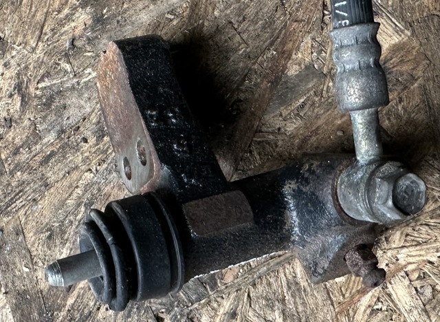NISSAN 306202J060 Рабочий цилиндр сцепления в наличии Николаев