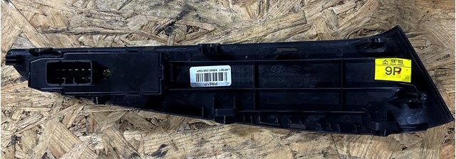 HYUNDAI 3835211310 Кнопочный блок управления стеклоподъемником задний в наличии Тернополь