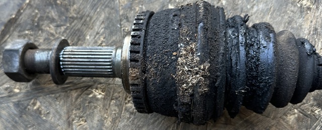 391009F611 NISSAN Правая полуось купить в Черновцы