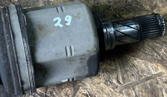 39101JD72B Левая полуось купить Ужгород