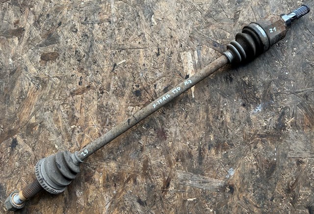 Приводы задних колес 396008H510 NISSAN