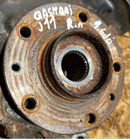 400144EA0A NISSAN Цапфа передняя правая купить в Тернополь
