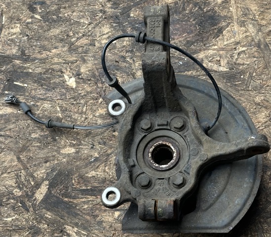 40014JD000 NISSAN Цапфа передняя правая купить в Ужгород