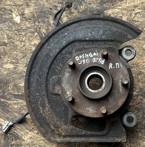 Ось передняя и поворотные кулаки 40014JD000 NISSAN