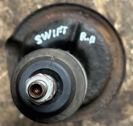 Амортизатор передний 4160162J13 SUZUKI