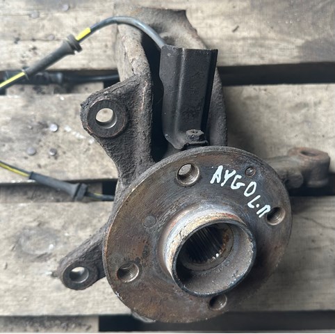 Цапфа поворотного кулака 432120H010 TOYOTA