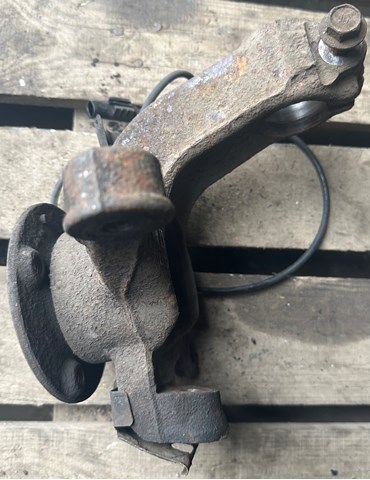 TOYOTA 432120H010 Цапфа передняя левая в наличии Черновцы