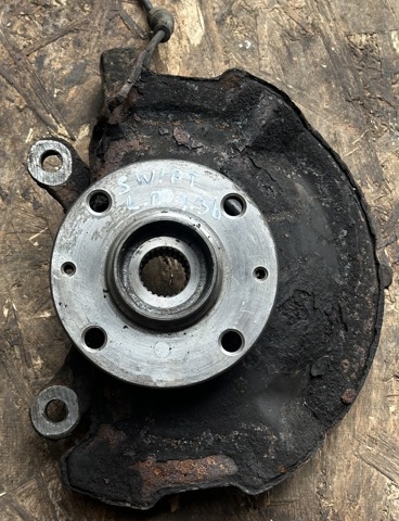 Цапфа поворотного кулака 4515162J10 SUZUKI