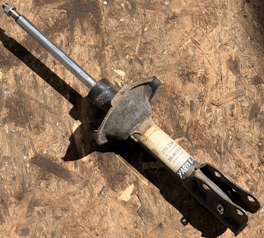 Стойка передняя 4851009A06 TOYOTA