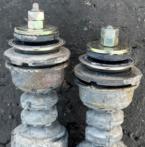 4853009840 TOYOTA Амортизатор задний правый купить в Ровно