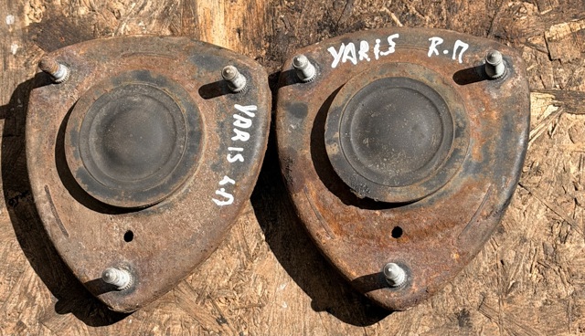 Подушка амортизатора переднего 486090D010 TOYOTA