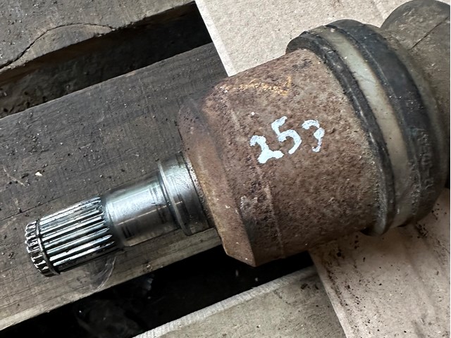 495002D012 HYUNDAI Правая полуось купить в Днепр