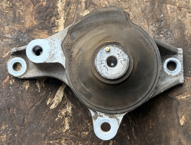 Подушка (опора) двигателя, передняя 50820SMGE02 HONDA