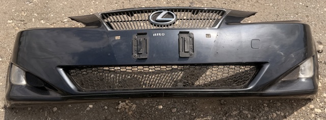 Бампер передний 5211953913 TOYOTA
