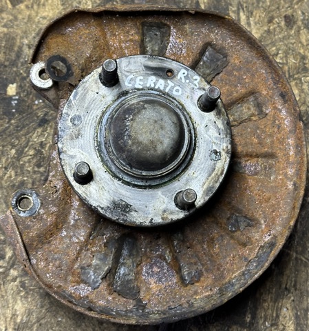 Цапфа поворотная правая 527602F110 HYUNDAI