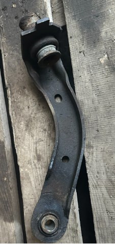 NISSAN 54525AX600 Кронштейн передней балки в наличии Черновцы
