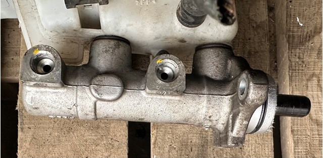 HYUNDAI 585102S920 Главный тормозной цилиндр в наличии Житомир