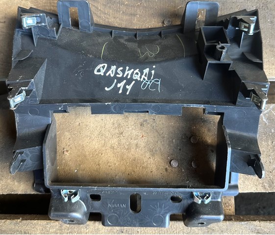 NISSAN 681044EH0A в наличии Ровно