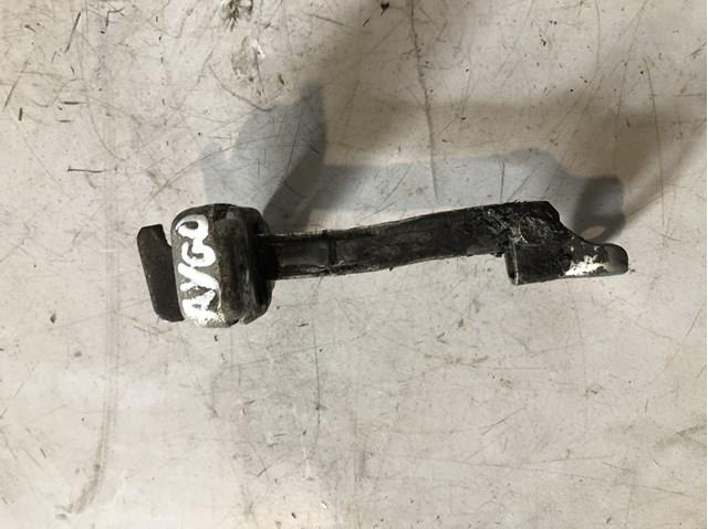 686100H020 TOYOTA Ограничитель двери купить в Кривой Рог