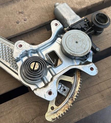 698200D010 TOYOTA Стеклоподъемник передней левой двери купить в Чернигов