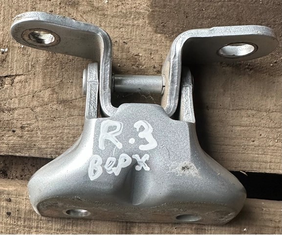 Петля задней двери, правой 794203K000 HYUNDAI