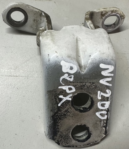 Петля передней двери, левой 80401AX000 NISSAN