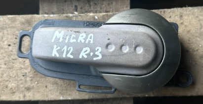 Ручка передней двери внутренняя, правая 80670AX600 NISSAN
