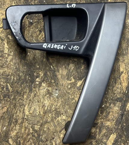 Ручка передней двери внутренняя, левая 80951JD00D NISSAN