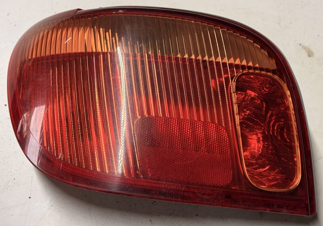 Задняя левая фара 815610D070 TOYOTA