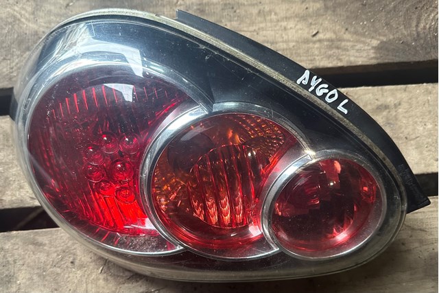 Фонарь задний левый 815610H070 TOYOTA