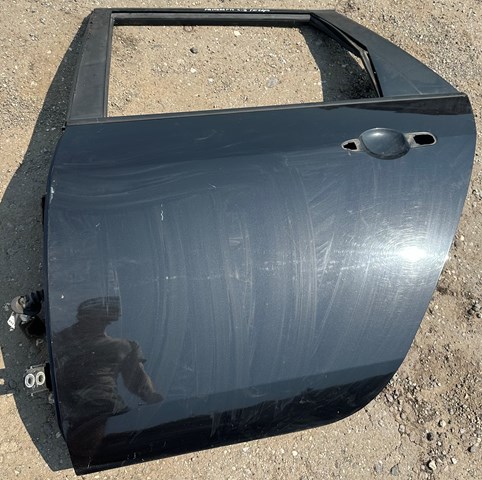 Дверь задняя, левая 82101BA130 NISSAN