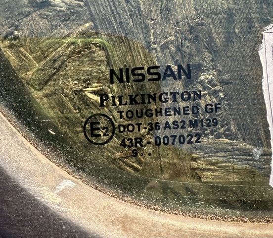 NISSAN 822622F000 Стекло-форточка двери задней правой в наличии Ужгород