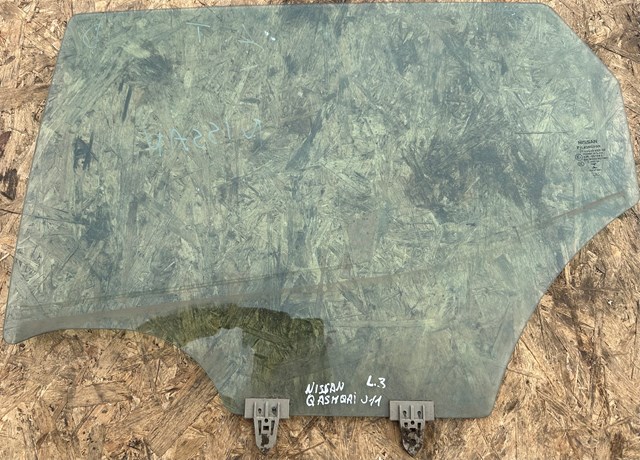 Стекло двери задней левой 823014EA0A NISSAN