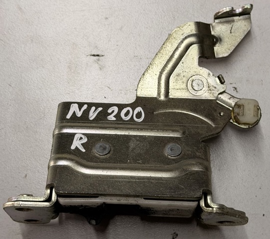 Замок и ручки (передней) двери 82540JX00A NISSAN