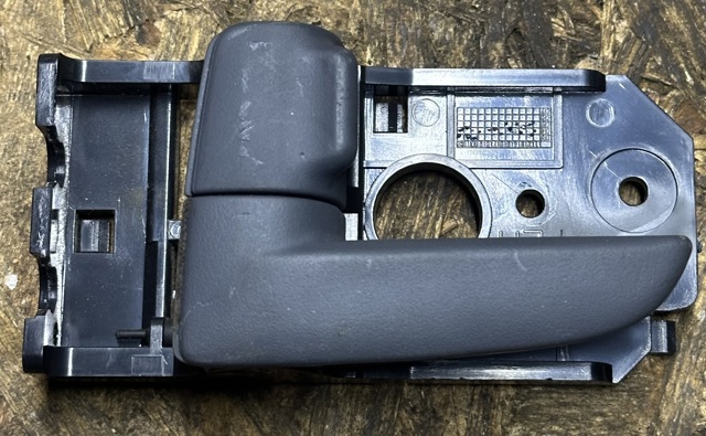 826102F000GW Hyundai/Kia