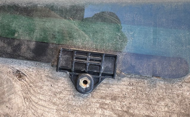 834112Y010A Стекло двери задней левой купить Кривой Рог