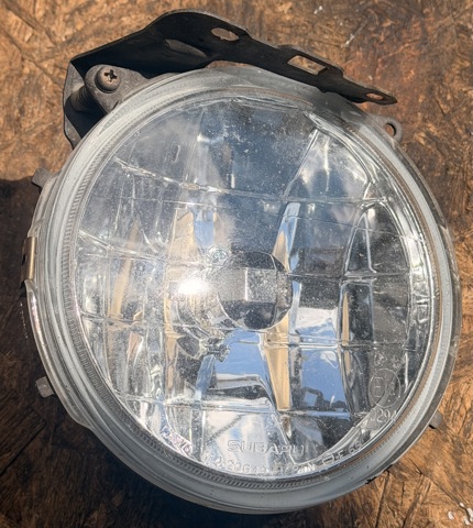 Фара противотуманная левая Subaru Outback 2 B12, BE, BH