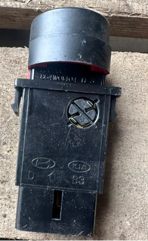 864W01404 HYUNDAI купить в Черновцы