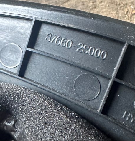 876602S000 HYUNDAI Внутренняя накладка крепления зеркала правого купить в Львов
