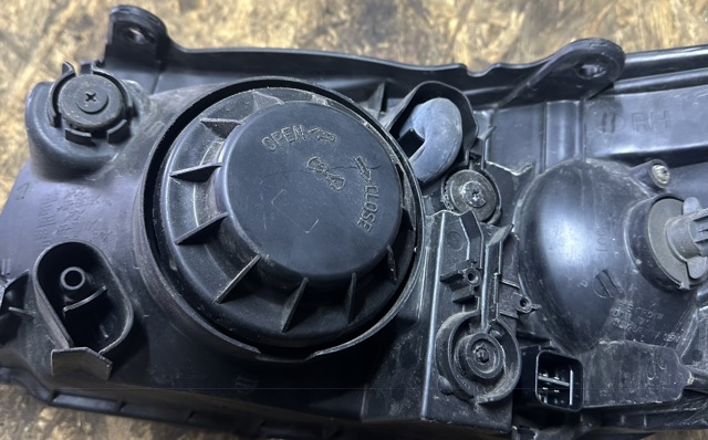 921022F220 HYUNDAI Фара правая купить в Харьков