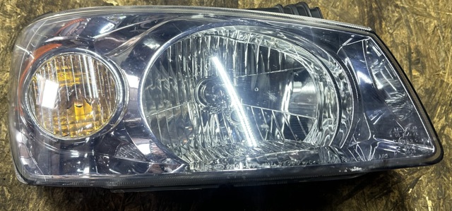 Фара передняя правая 921022F220 HYUNDAI